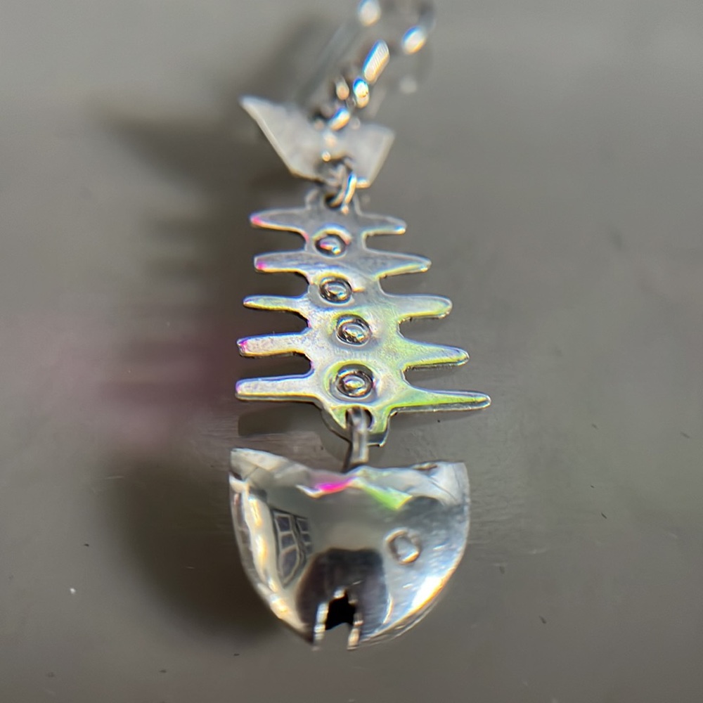 Handcrafted Alpaca Nickel Fish Skeleton Earrings - Mexico. - Picture 7 of 14